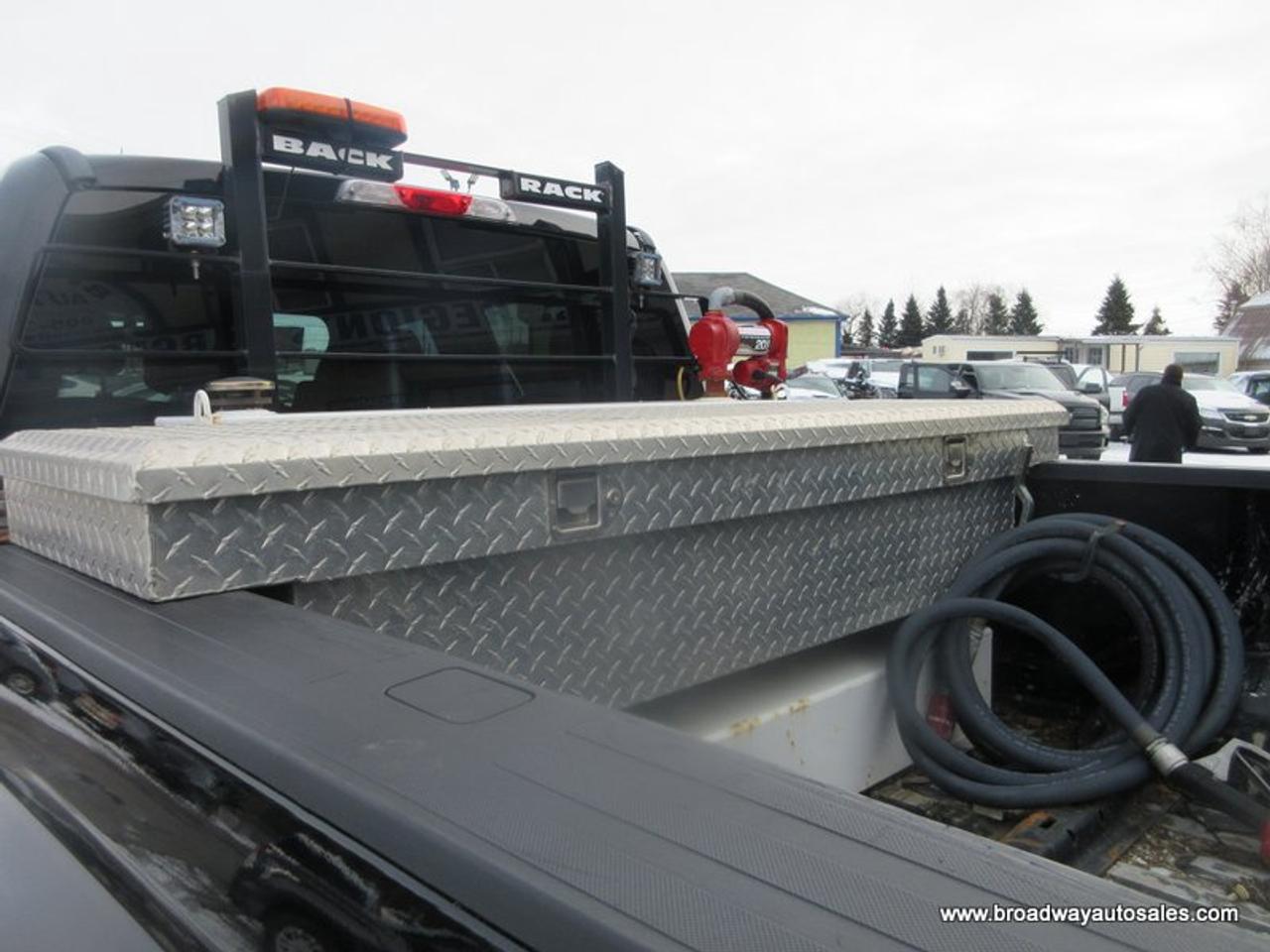 2017 Ford F-450 WINTER-READY XLT-EDITION 6 PASSENGER 6.7L - DIESEL.. 4X4.. CREW-CAB.. 8-FOOT-DUALLY.. WESTERN-WIDE-OUT-PLOW.. NAVIGATION.. WEATHER-GUARD-TANK.. Photo