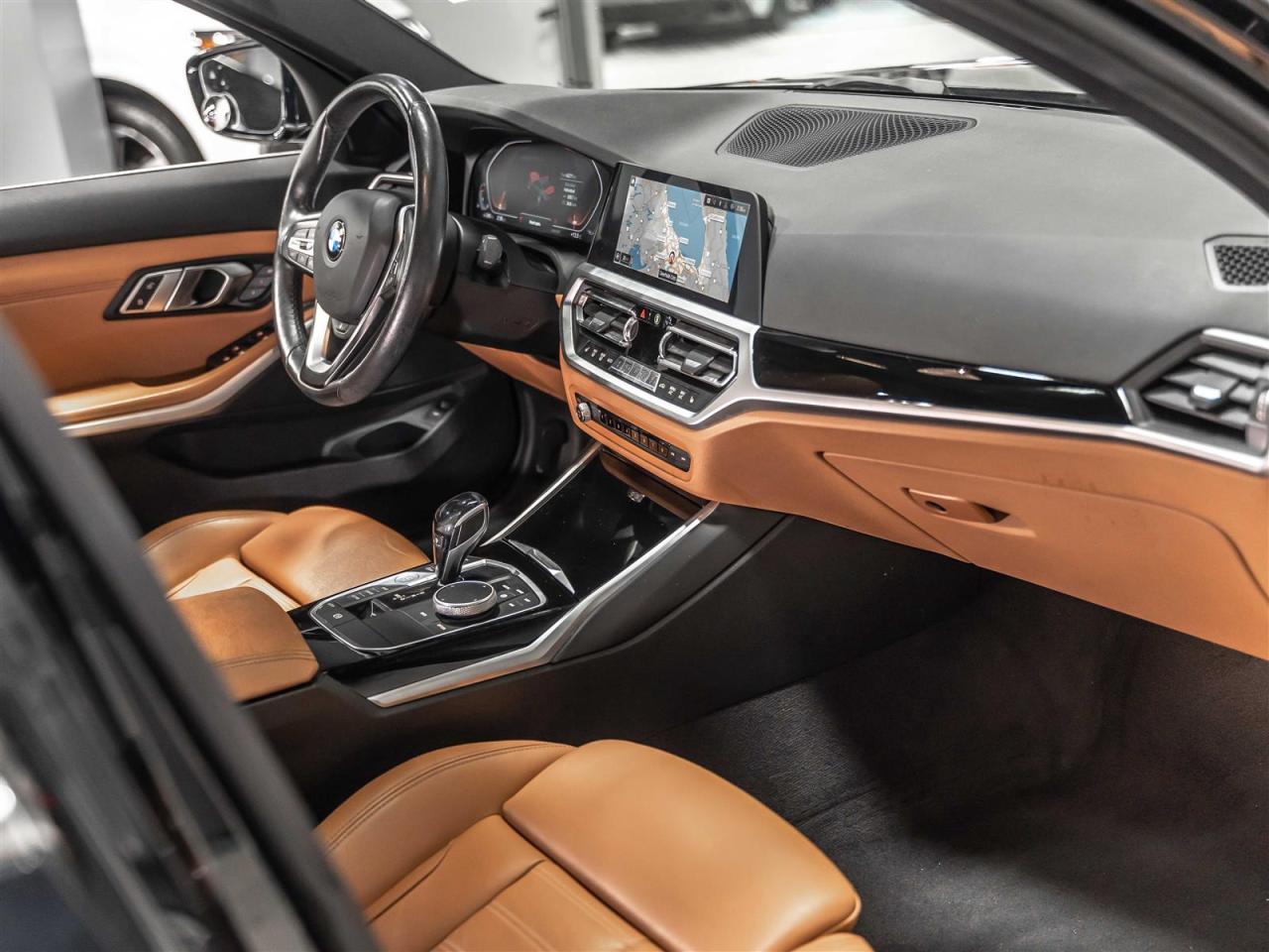 2019 BMW 330i SPORT LINE|BLINDSPOT|NAVI|REARCAM|ACCIDENT FREE|LOADED Photo