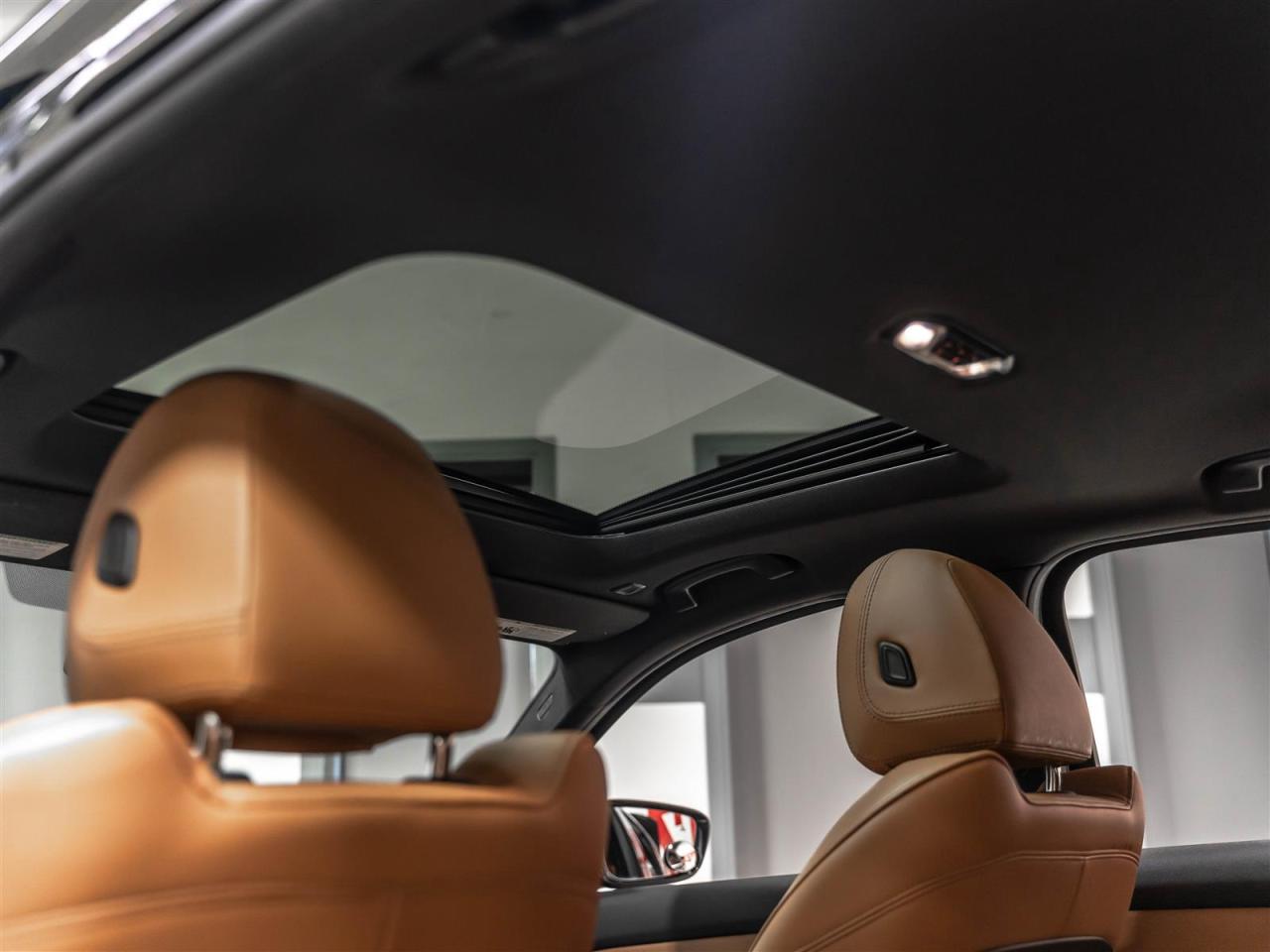 2019 BMW 330i 330i xDrive|SPORT LINE|BLINDSPOT|NAVI|REARCAM|ACCIDENT FREE|LOADED Photo