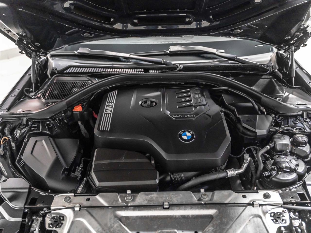 2019 BMW 330i SPORT LINE|BLINDSPOT|NAVI|REARCAM|ACCIDENT FREE|LOADED Photo