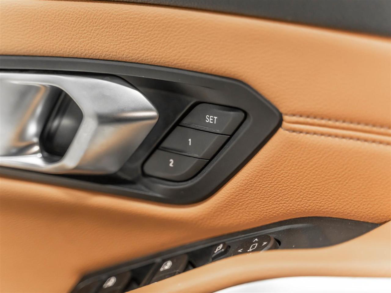 2019 BMW 330i SPORT LINE|BLINDSPOT|NAVI|REARCAM|ACCIDENT FREE|LOADED Photo