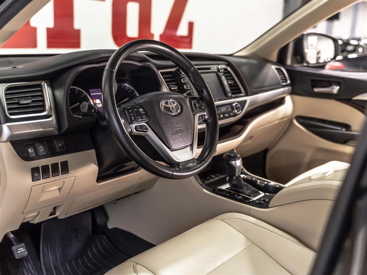 2017 Toyota Highlander $300 BI WEEKLY $2000 DOWN XLE|AWD|8 PASSENGER|ADAPT CRUISE|BLINDSPOT|NAVI|REARCAM Photo