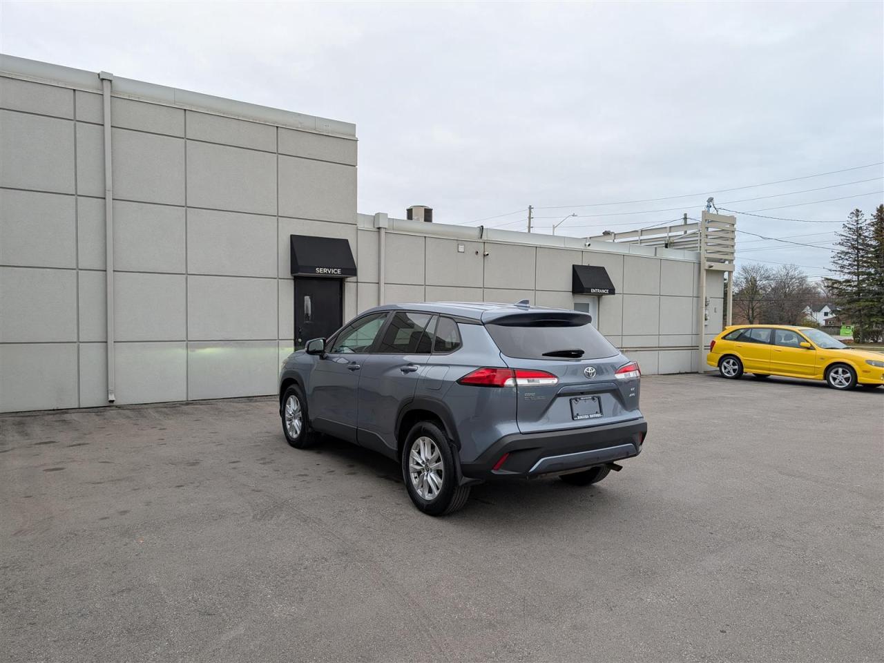 2022 Toyota Corolla Cross LE AWD - HTD SEATS - REVERSE CAM - TECH FEATURES Photo2