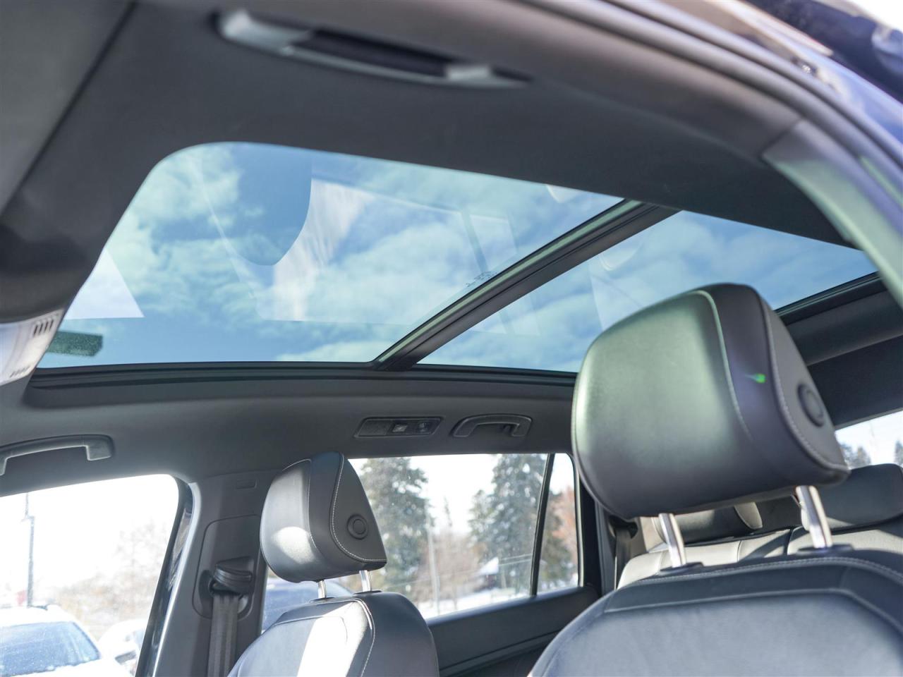 2021 Volkswagen Tiguan HIGHLINE | R-LINE | AWD | NAV | LEATHER | PANO Photo