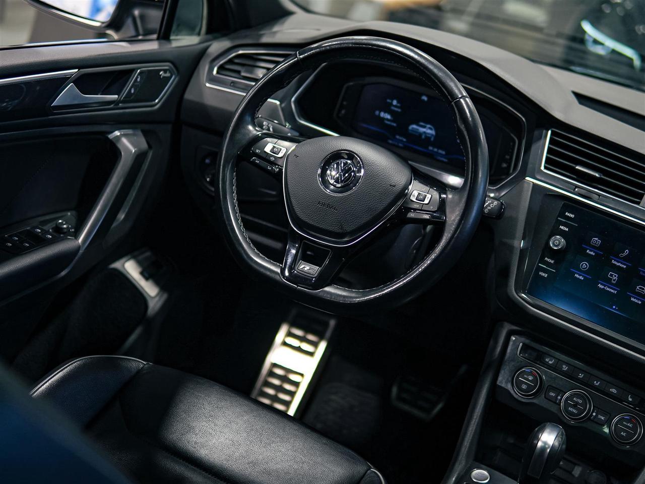 2021 Volkswagen Tiguan Highline | NAV | SUNROOF | LEATHER | P/ TAILGATE Photo