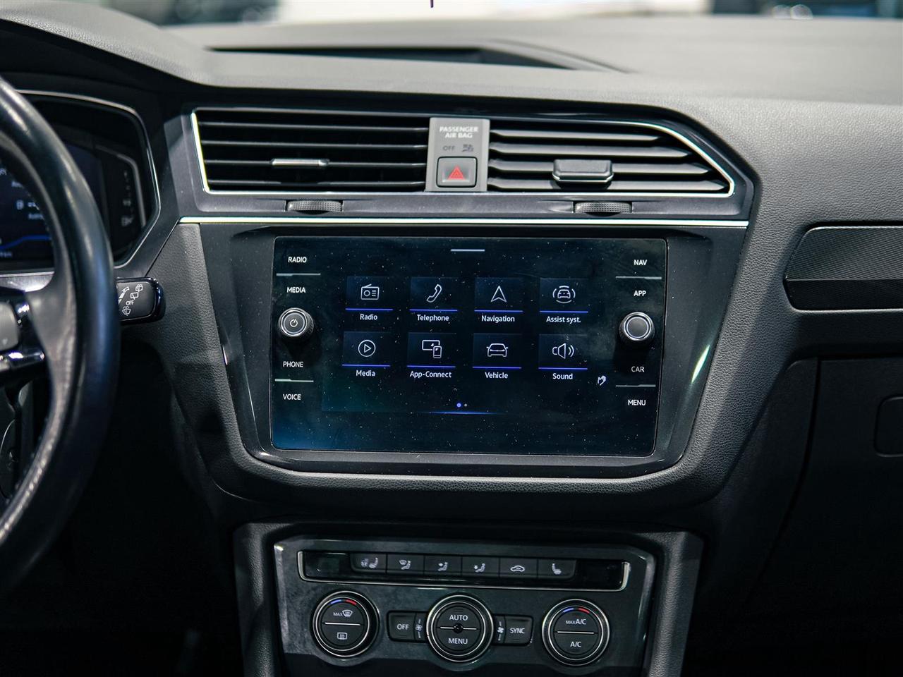 2021 Volkswagen Tiguan Highline | NAV | SUNROOF | LEATHER | P/ TAILGATE Photo