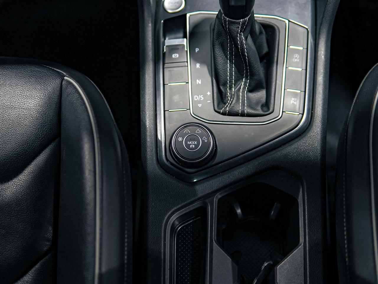 2021 Volkswagen Tiguan Highline | NAV | SUNROOF | LEATHER | P/ TAILGATE Photo
