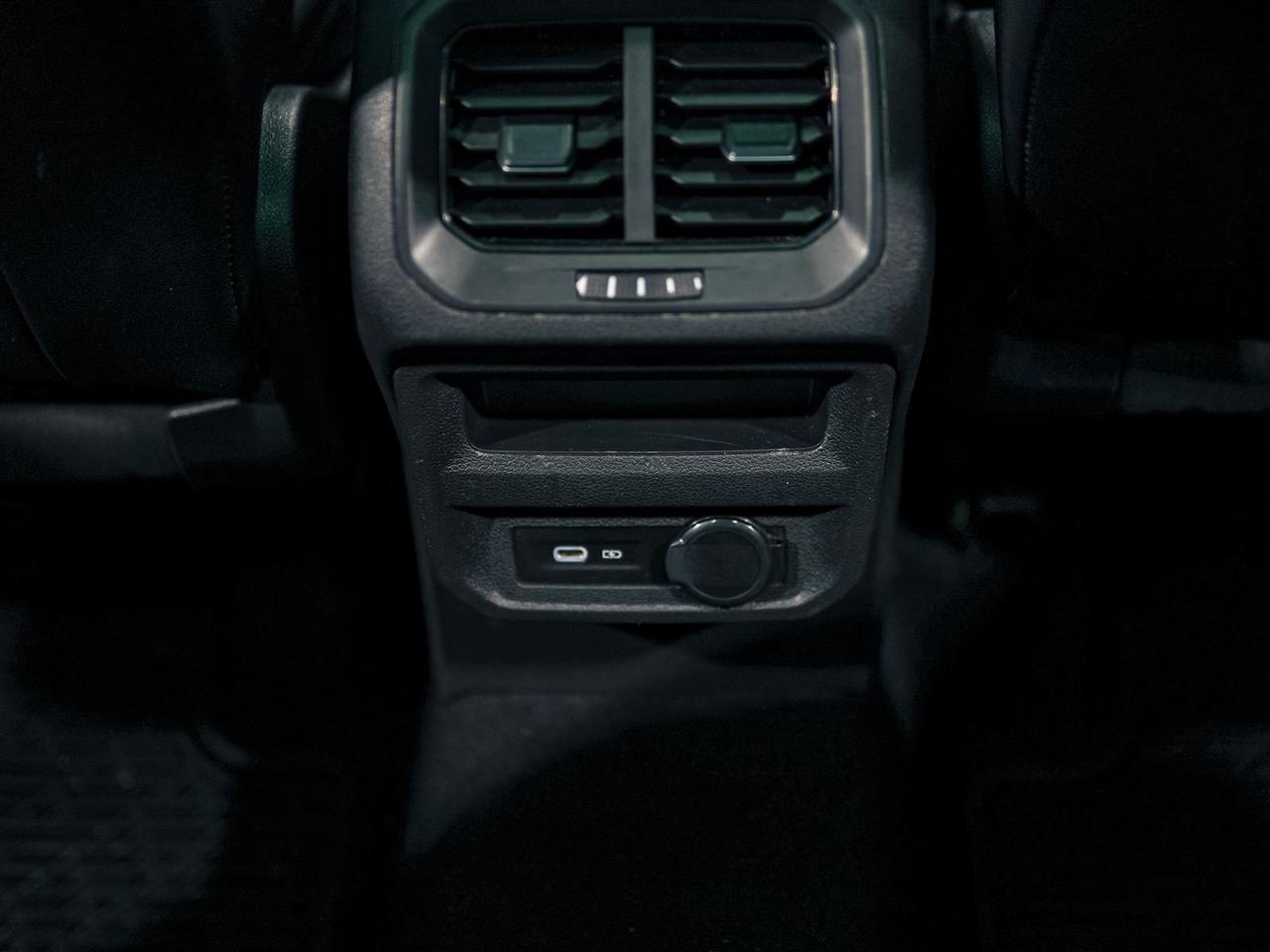 2021 Volkswagen Tiguan Highline | NAV | SUNROOF | LEATHER | P/ TAILGATE Photo