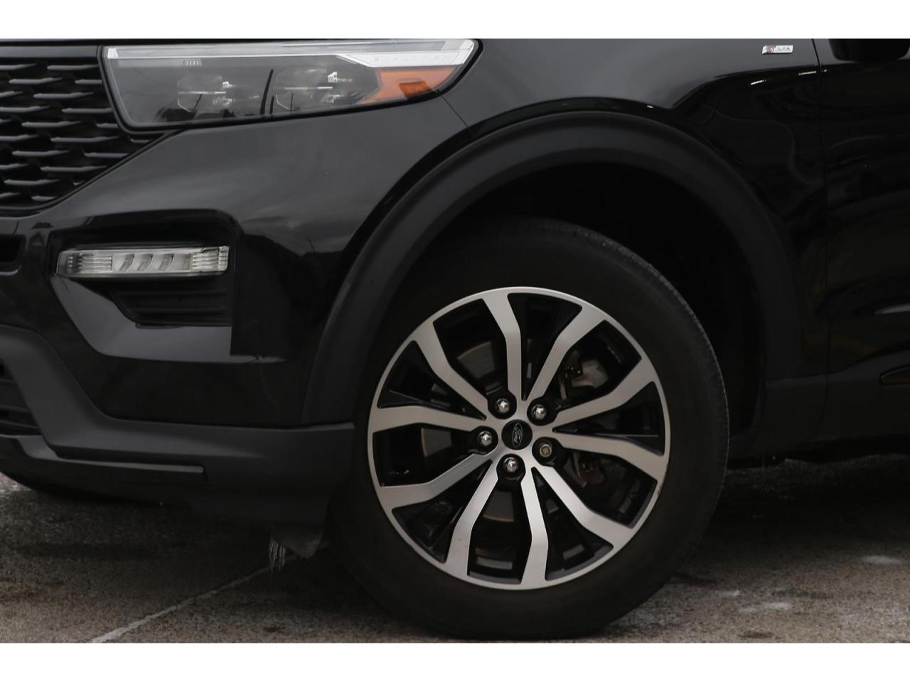 2022 Ford Explorer ST-Line AWD Photo