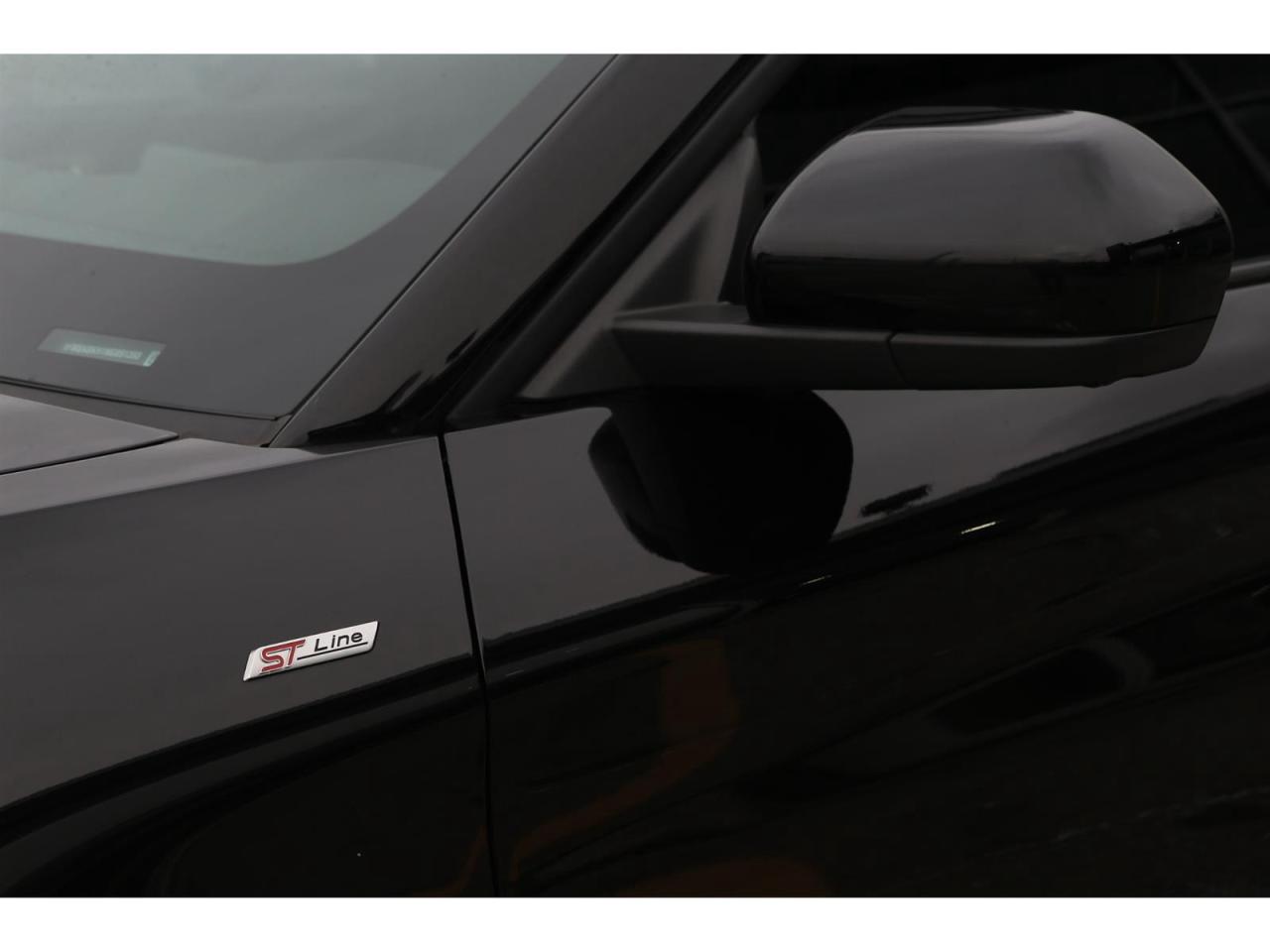 2022 Ford Explorer ST-Line AWD Photo