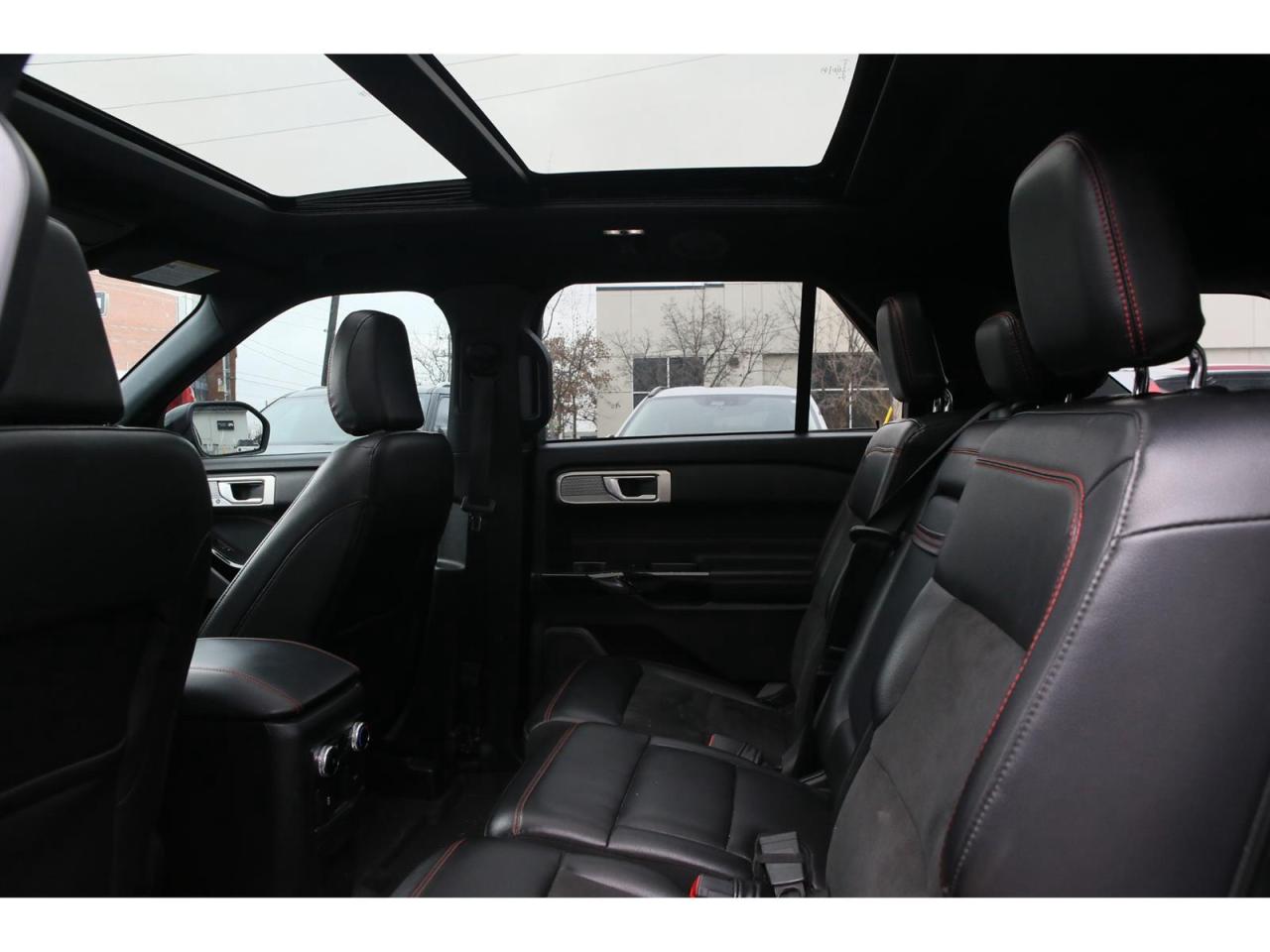 2022 Ford Explorer ST-Line AWD Photo