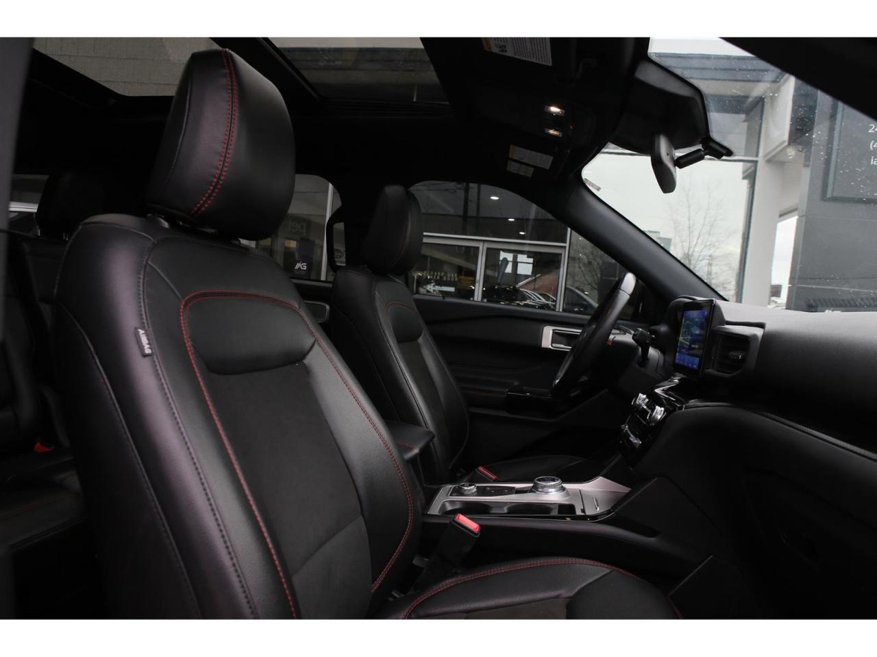 2022 Ford Explorer ST-Line AWD Photo