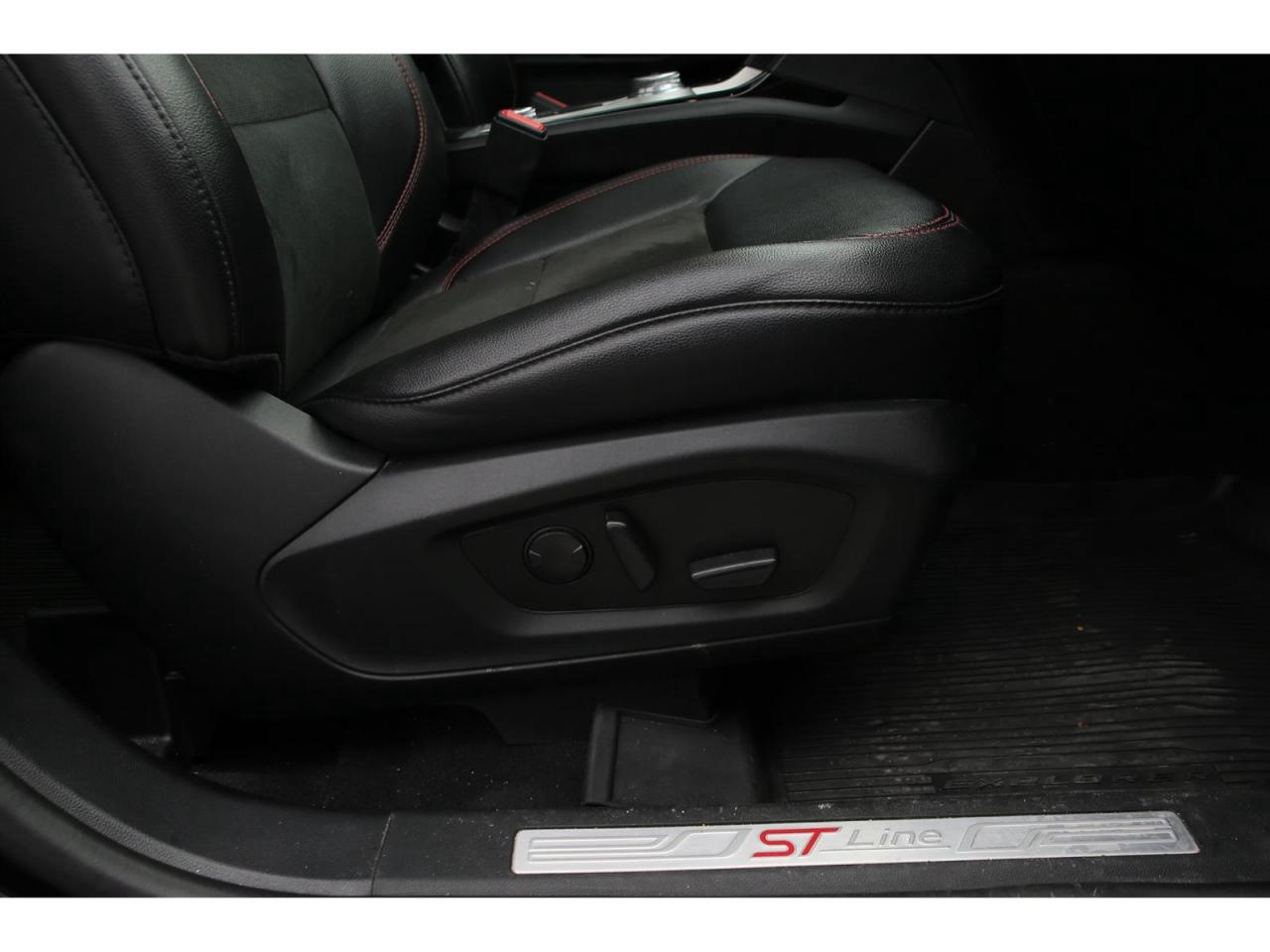 2022 Ford Explorer ST-Line AWD Photo