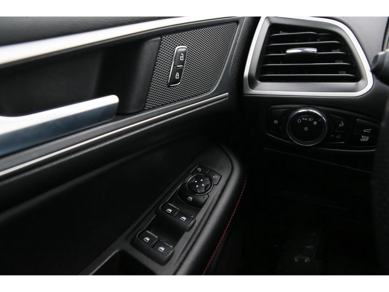 2024 Ford Edge ST-Line - AWD - Navigation - Leather Seats -Pano Roof - Dual Zone Climate - Adaptive Cruise Photo