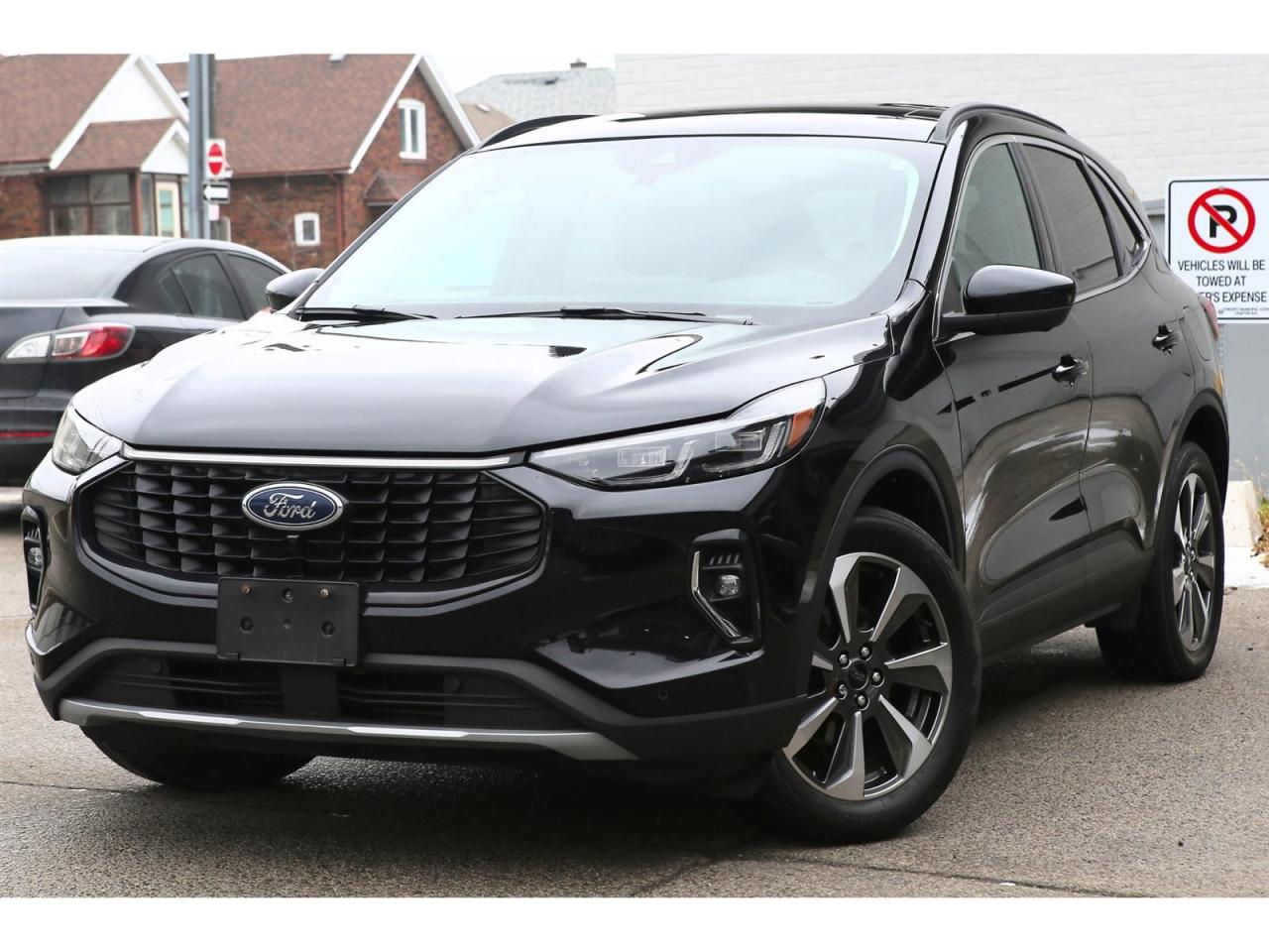 2023 Ford Escape Platinum AWD | Panoramic Roof | Navigation | Leather Seats Photo
