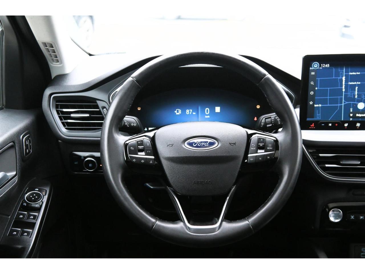 2023 Ford Escape Platinum AWD | Panoramic Roof | Navigation | Leather Seats Photo