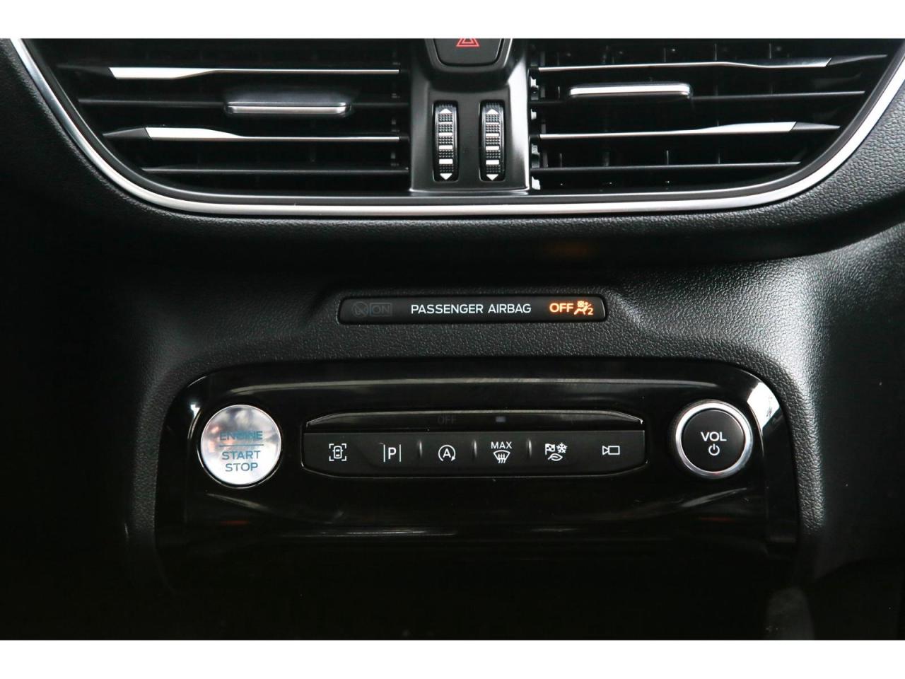 2023 Ford Escape Platinum AWD | Panoramic Roof | Navigation | Leather Seats Photo