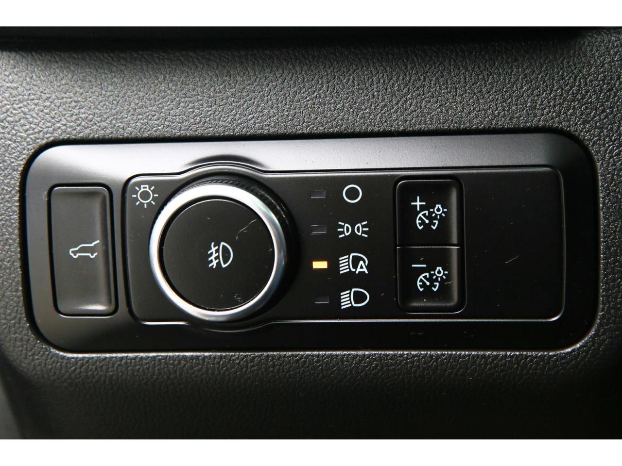 2023 Ford Escape Platinum AWD | Panoramic Roof | Navigation | Leather Seats Photo