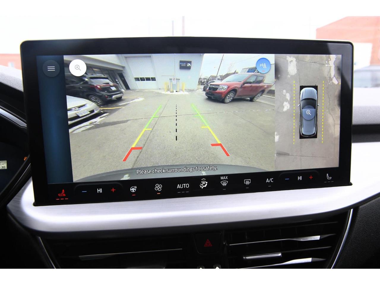 2023 Ford Escape Platinum AWD | Panoramic Roof | Navigation | Leather Seats Photo