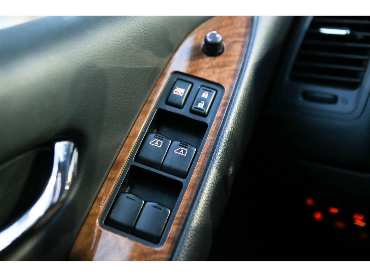 2014 Nissan Murano Platinum AWD | Panoramic Roof | Navigation | Leather Seats Photo