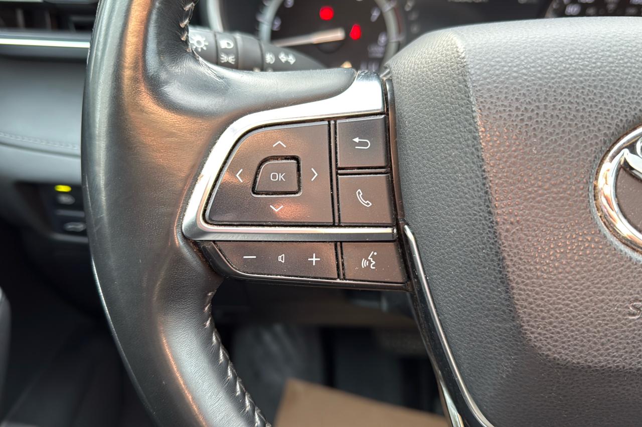 2021 Toyota Highlander XSE Photo