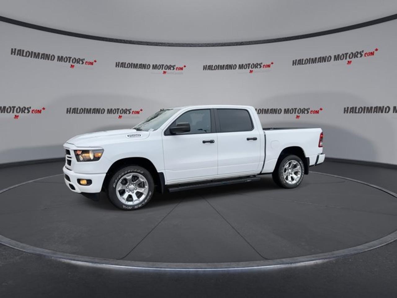 2024 RAM 1500 Tradesman Crew Cab 5'7 Box 4x4 | Sport Appearance Package | Accident Free Photo3