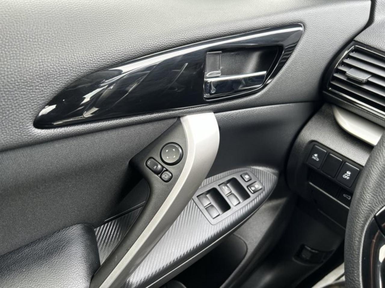 2024 Mitsubishi Eclipse Cross SEL Photo