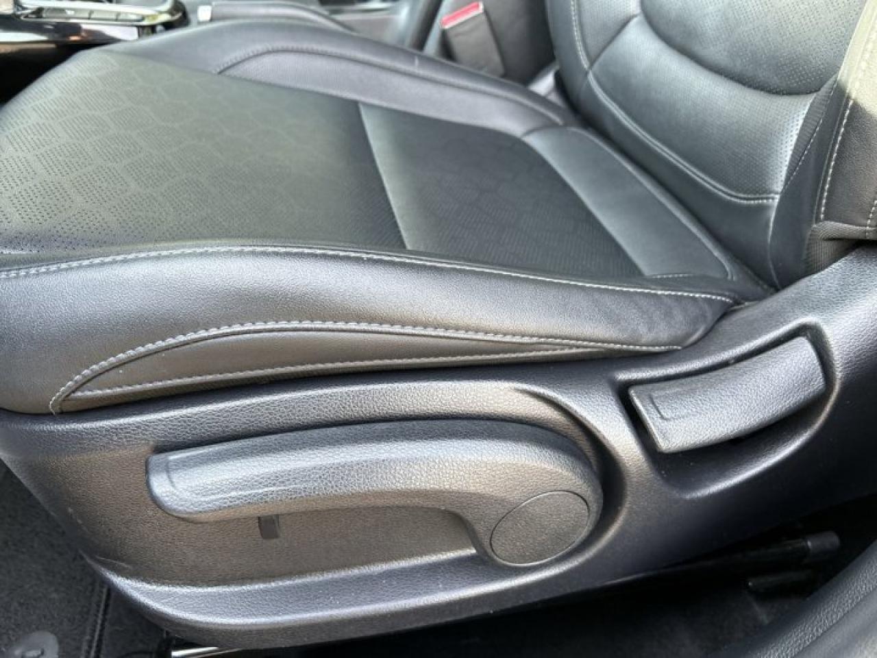 2024 Kia Seltos EX | Sunroof | Remote Start | Leather Seats | Heated Seats Photo