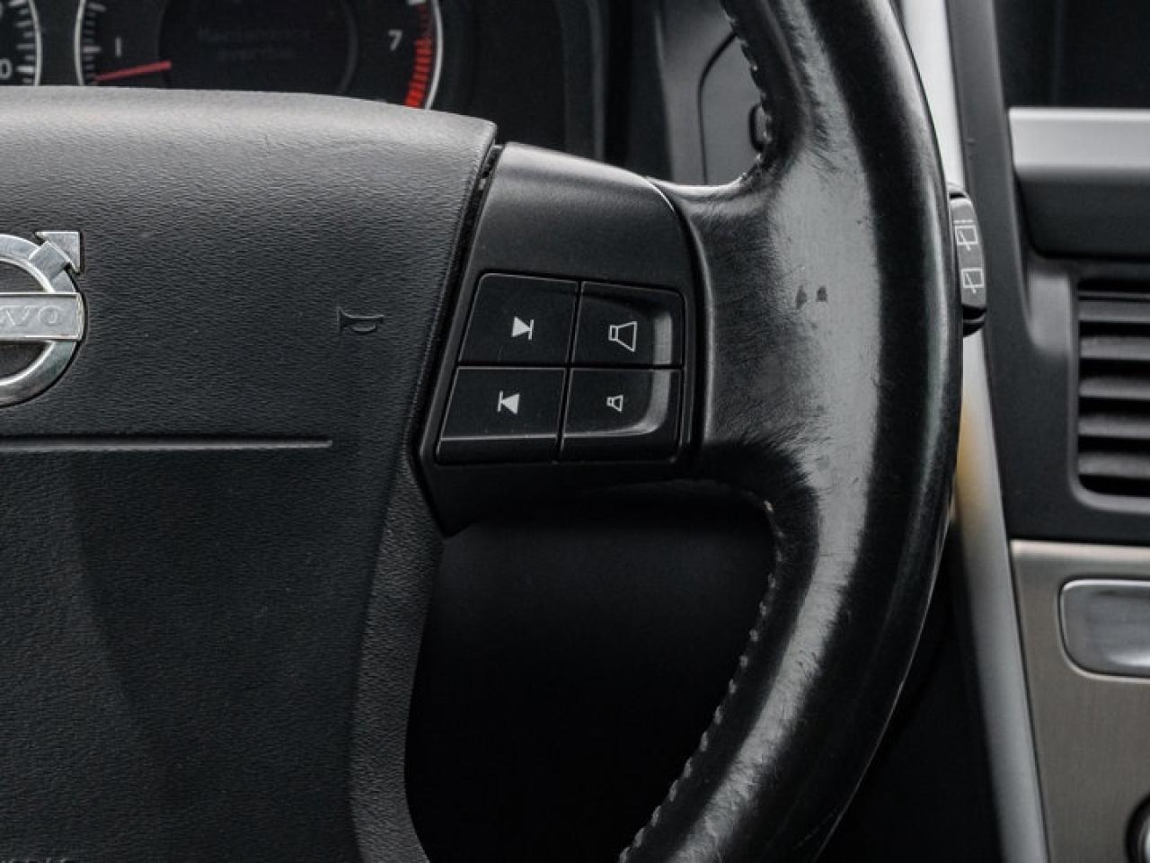 2010 Volvo XC60  Photo