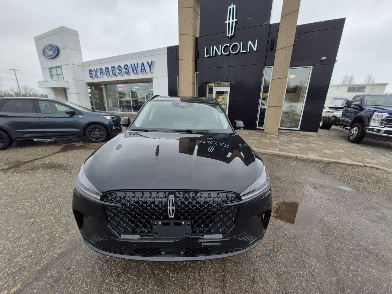 2026 Lincoln Aviator RESERVE AWD, JET BLACK APPEARANCE, PANORAMIC ROOF Photo4