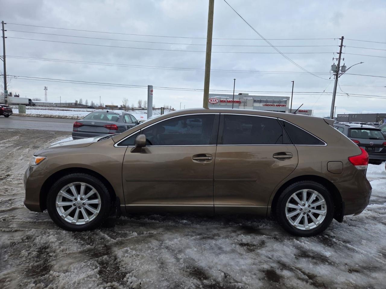 2009 Toyota Venza 4dr Wgn, NO ACCIDENTS, WELL MAINTAINED, 4 CYL - Photo #2