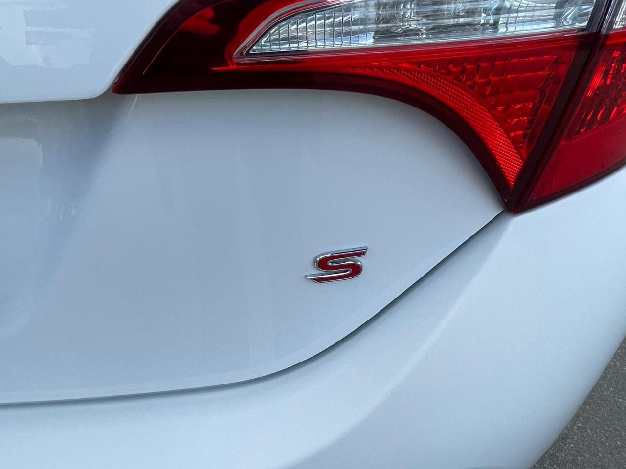 2014 Toyota Corolla S AUTO LEATHER SUNROOF CAMERA B-TOOTH  CERTIFIED - Photo #6