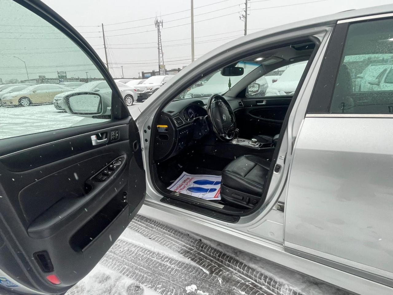 2012 Hyundai Genesis w/Technology Pkg NAVIGATION LEATHER SAFETY CERTIFY - Photo #27