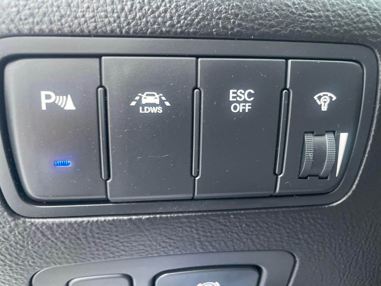 2012 Hyundai Genesis w/Technology Pkg NAVIGATION LEATHER SAFETY CERTIFY - Photo #17