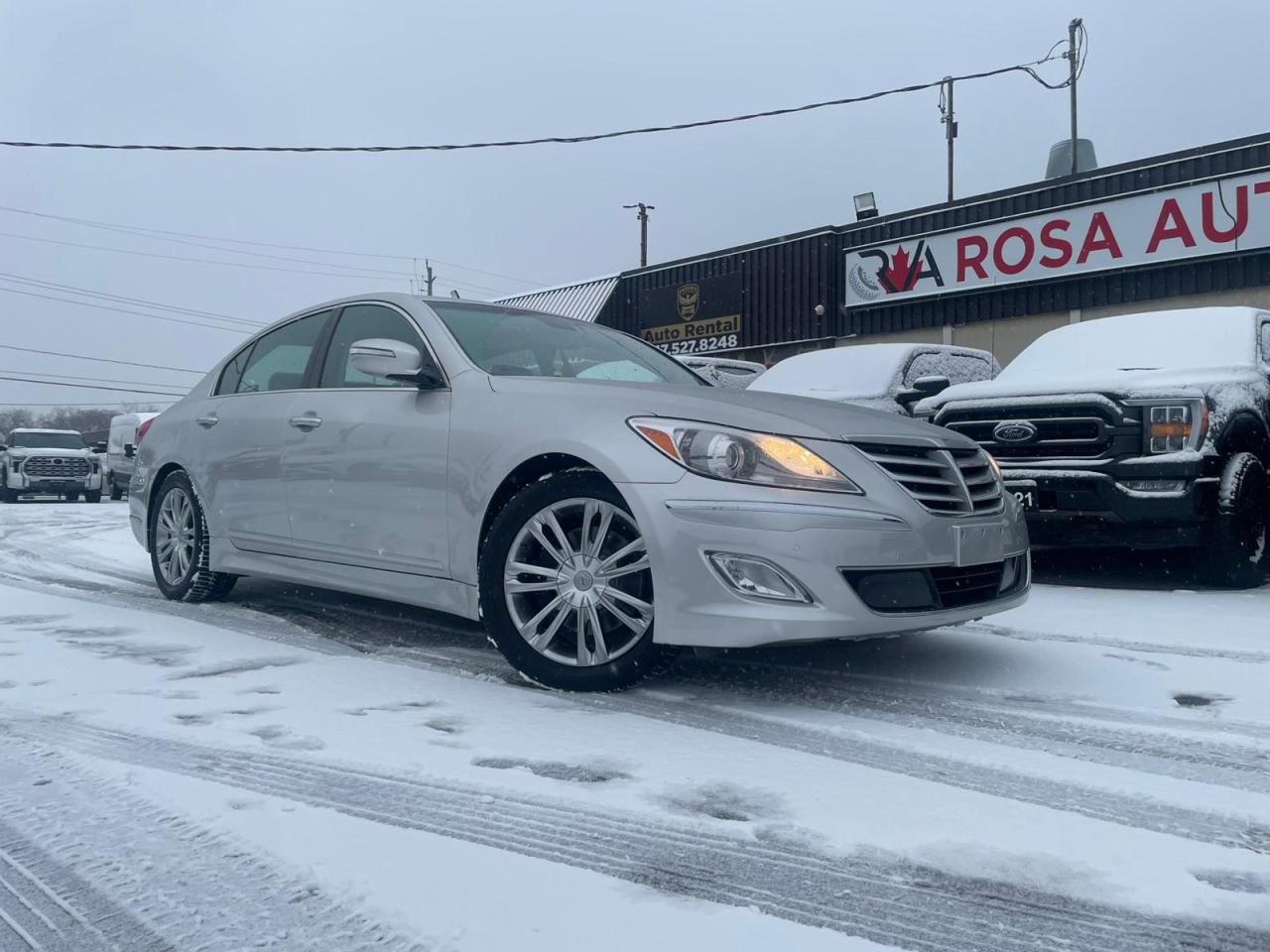 Used 2012 Hyundai Genesis w/Technology Pkg NAVIGATION LEATHER SAFETY CERTIFY for sale in Oakville, ON