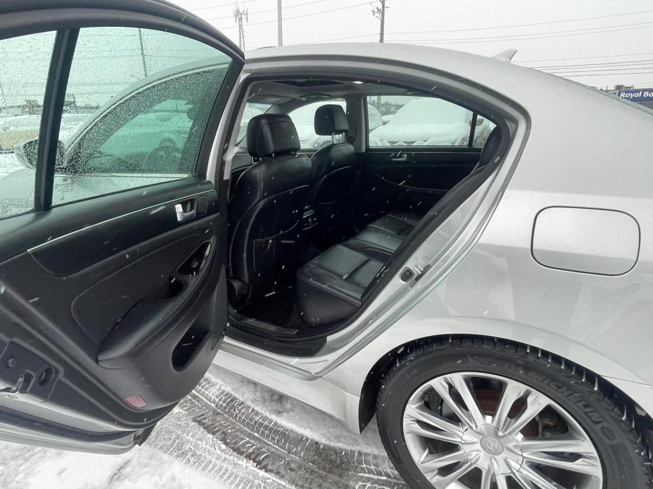 2012 Hyundai Genesis w/Technology Pkg NAVIGATION LEATHER SAFETY CERTIFY - Photo #28