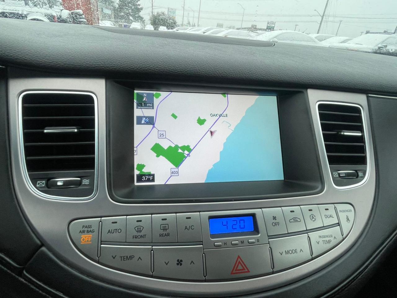 2012 Hyundai Genesis w/Technology Pkg NAVIGATION LEATHER SAFETY CERTIFY - Photo #25