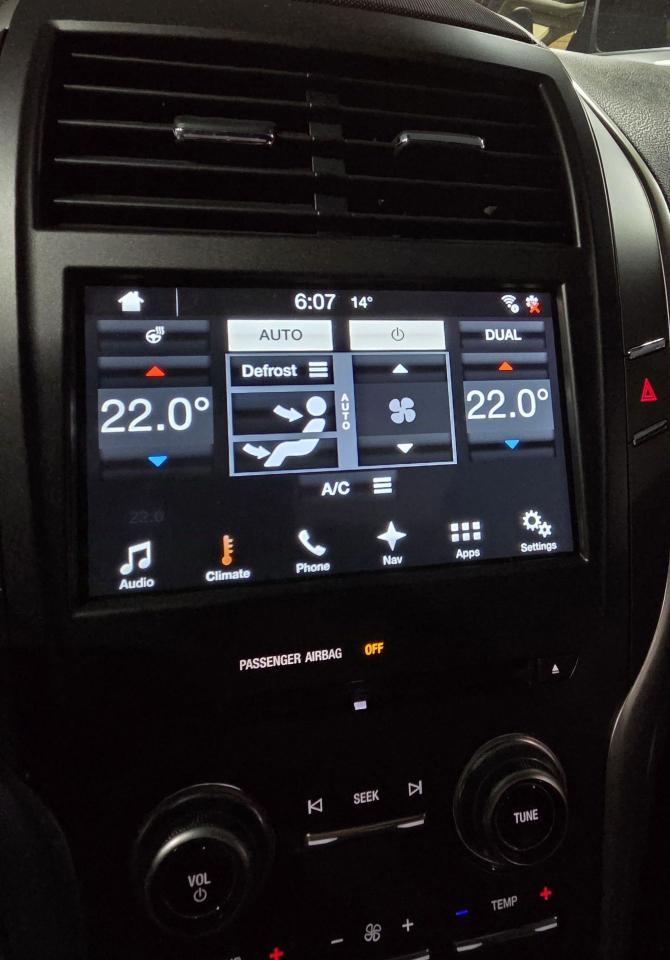 2016 Lincoln MKC Premium - Photo #12