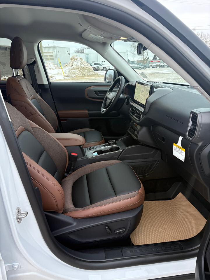 2025 Ford Bronco Sport Outer Banks Photo4