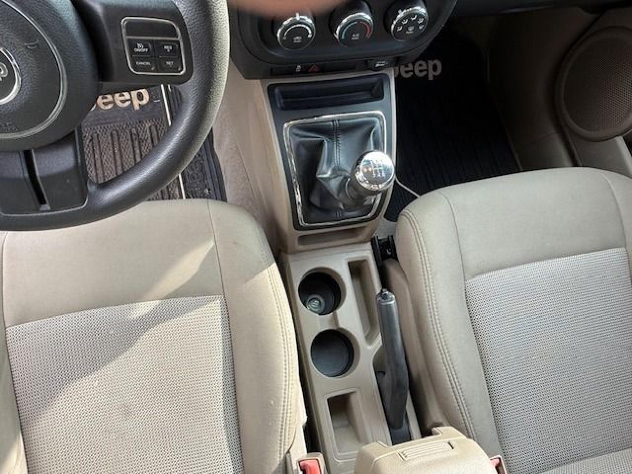 2014 Jeep Compass FWD 4DR Photo3