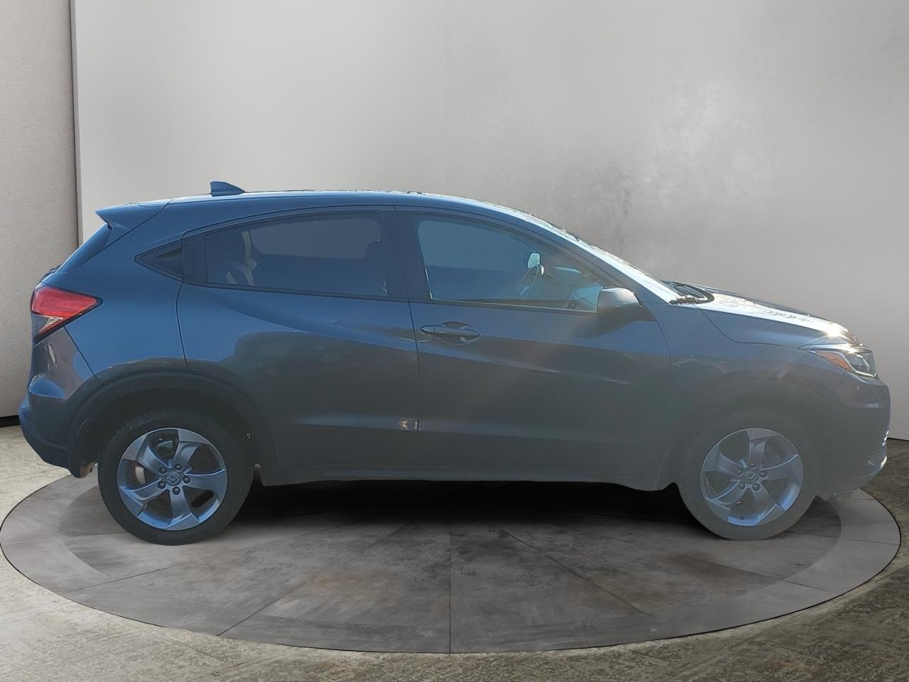 2020 Honda HR-V LX Photo3