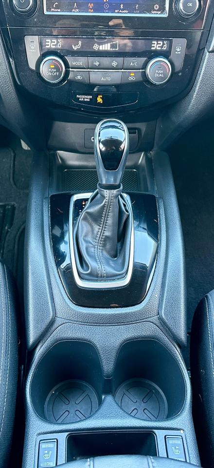 2019 Nissan Rogue S \ CLEAN CARFAX | AWD | LOW KMS | HEATED SEATS | Photo