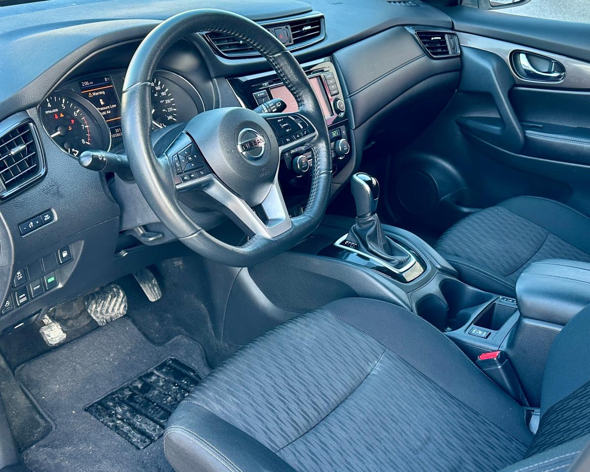 2019 Nissan Rogue S \ CLEAN CARFAX | AWD | LOW KMS | HEATED SEATS | Photo