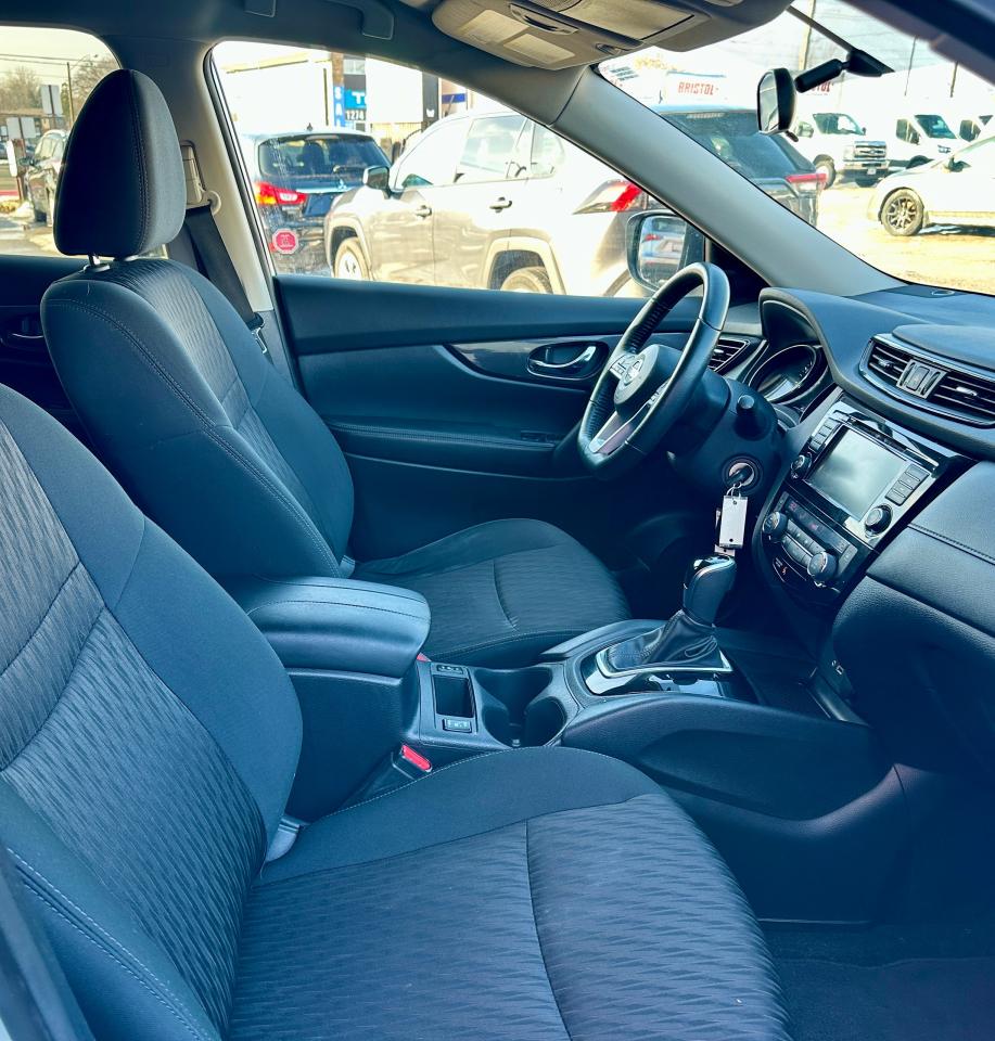 2019 Nissan Rogue S \ CLEAN CARFAX | AWD | LOW KMS | HEATED SEATS | Photo
