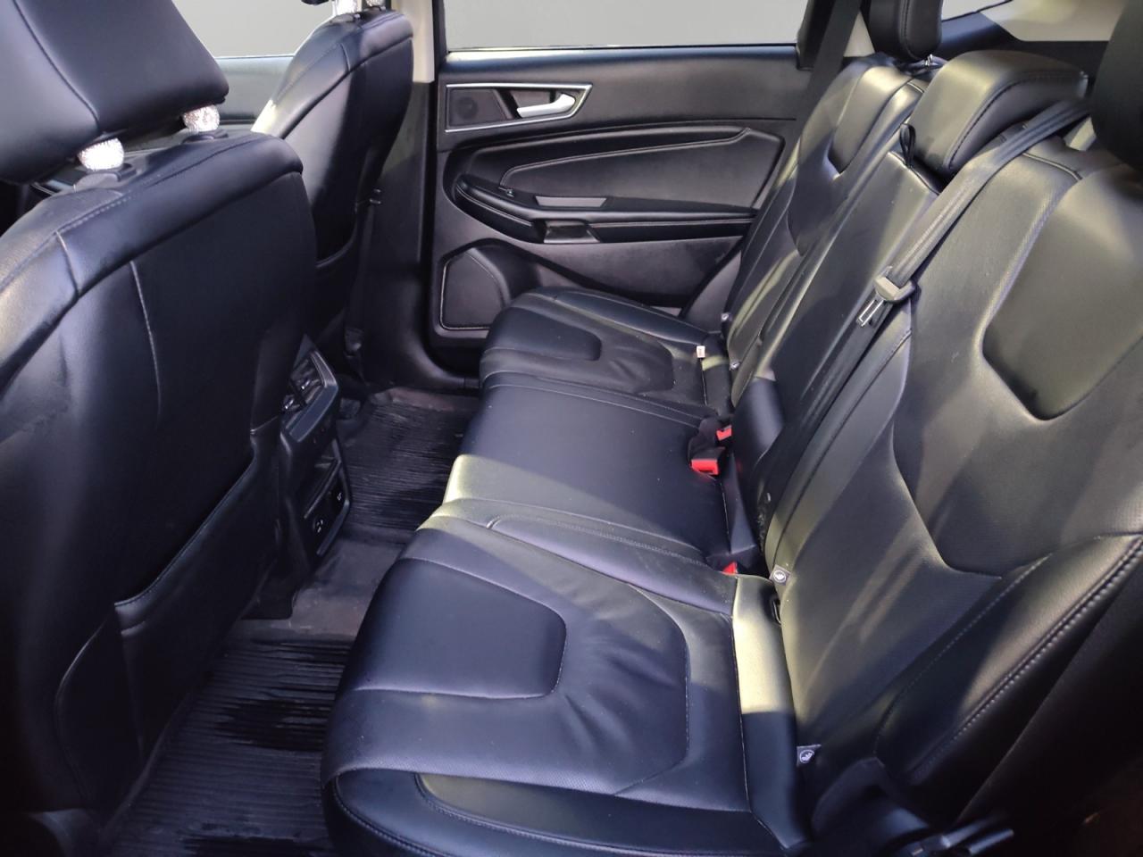 2022 Ford Edge Titanium Photo