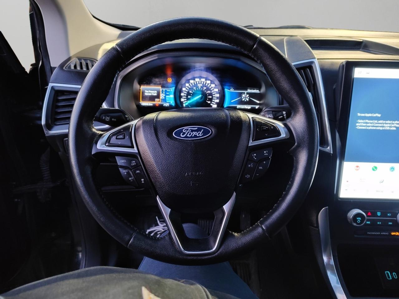 2022 Ford Edge Titanium Photo