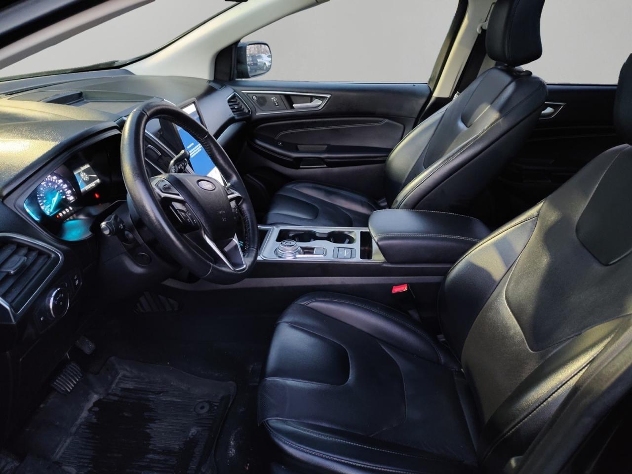 2022 Ford Edge Titanium Photo