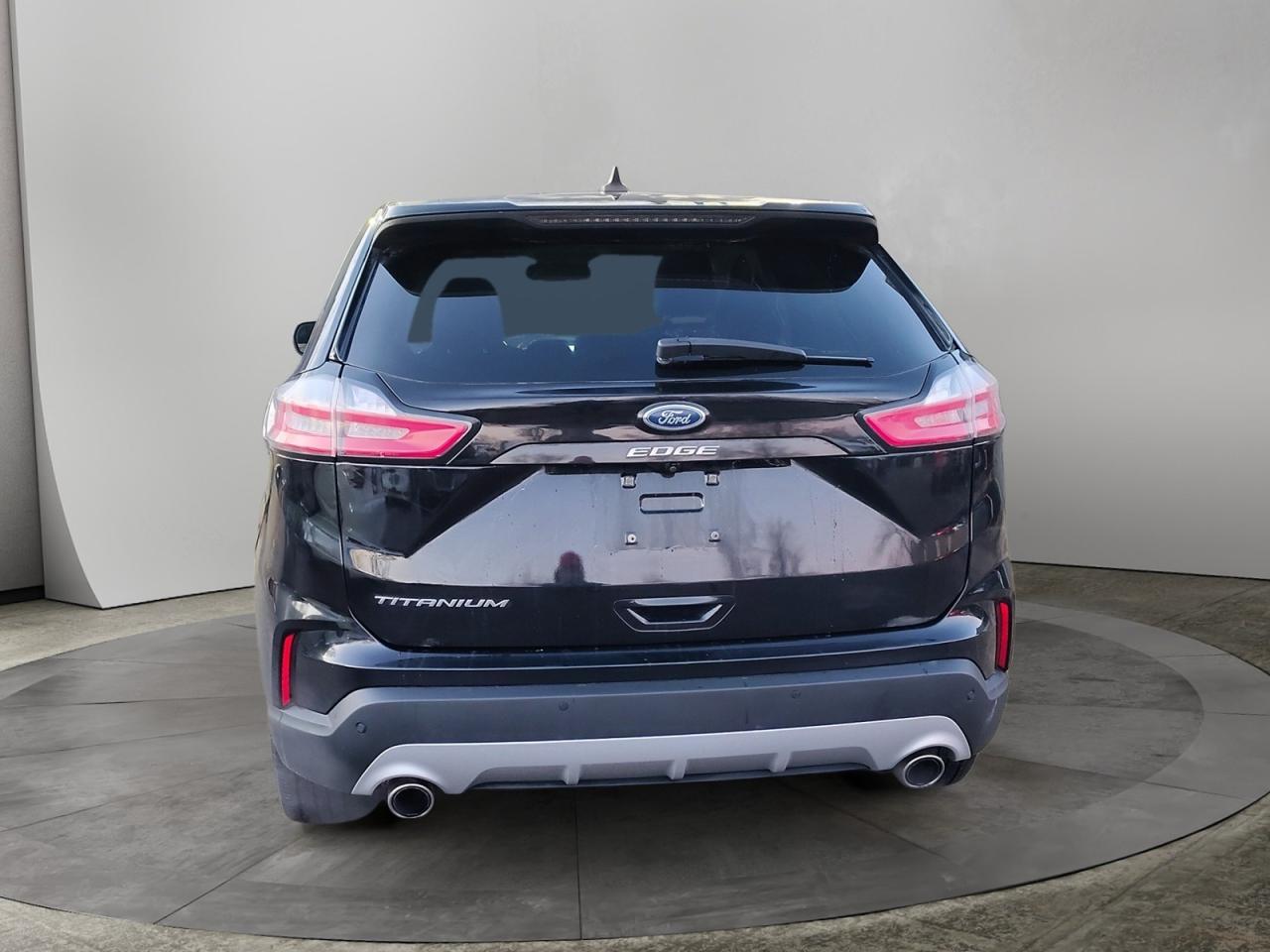 2022 Ford Edge Titanium Photo