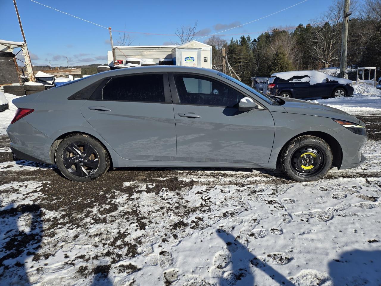 2022 Hyundai Elantra Preferred Photo3