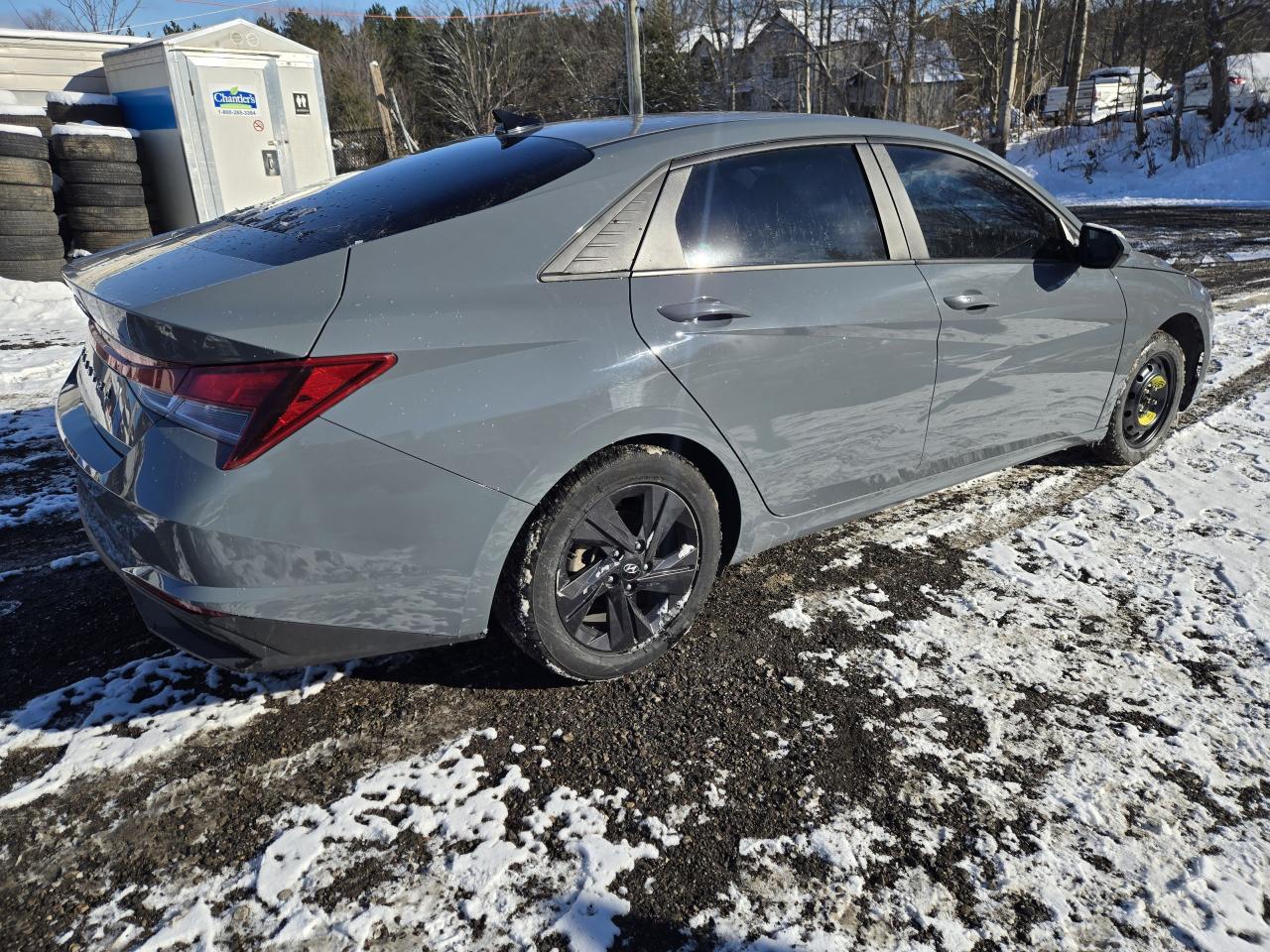 2022 Hyundai Elantra Preferred Photo4